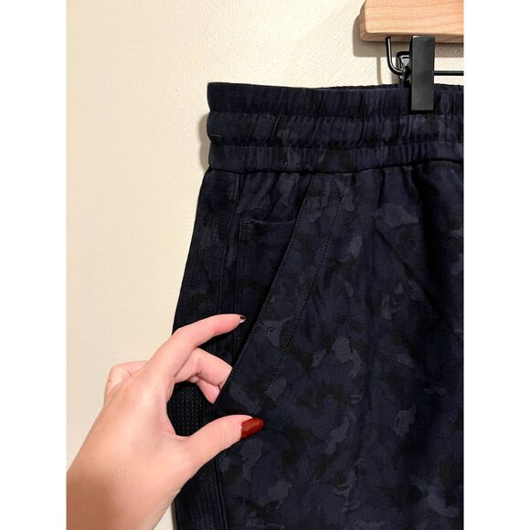 NWT Athleta Camo Farallon Shorts Drawstring Pull On Navy Blue Plus Size 24 - Picture 6 of 14